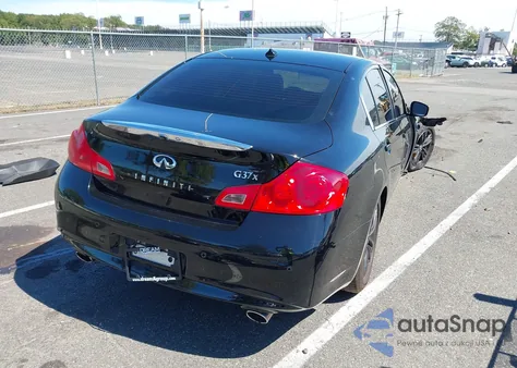 2013 Infiniti G37X из США, поврежденный, VIN JN1CV6ARXDM770593